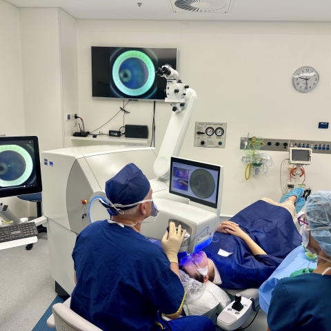 Dr Iain Dunlop performing laser eye survery Smile Pro